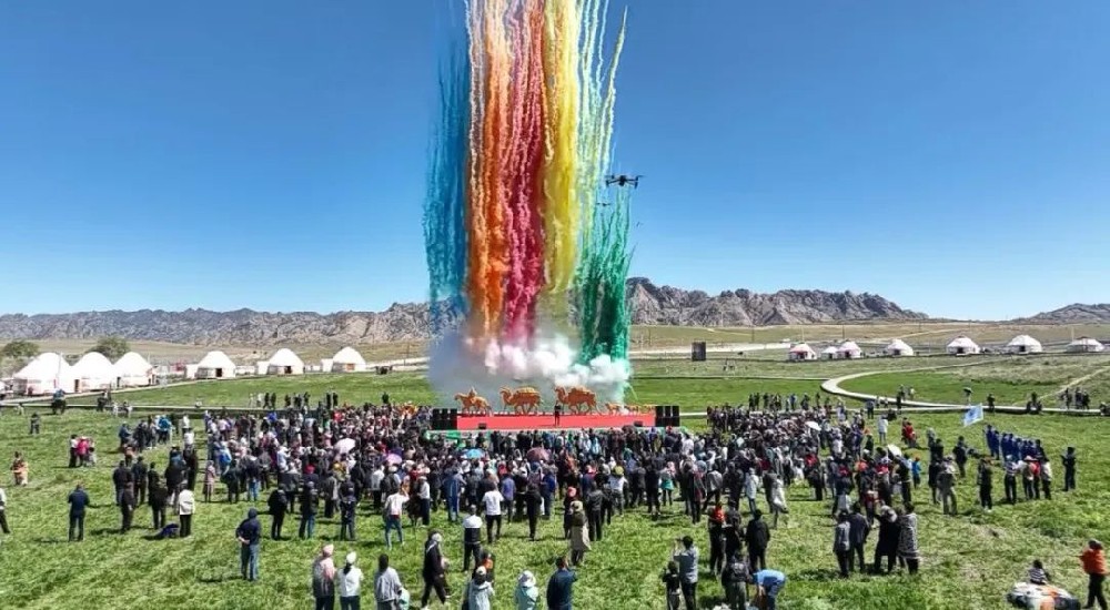 新疆：福?？h第四屆百萬阿勒泰羊牧場文化旅游—開山活動舉行，推動打造福海文旅品牌！