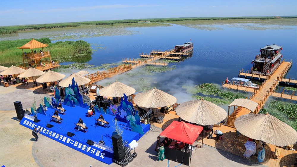 新疆：博湖縣第二屆蓮花文化旅游節(jié)開幕，不斷提升中國(guó)西海·博斯騰湖的知名度和影響力！