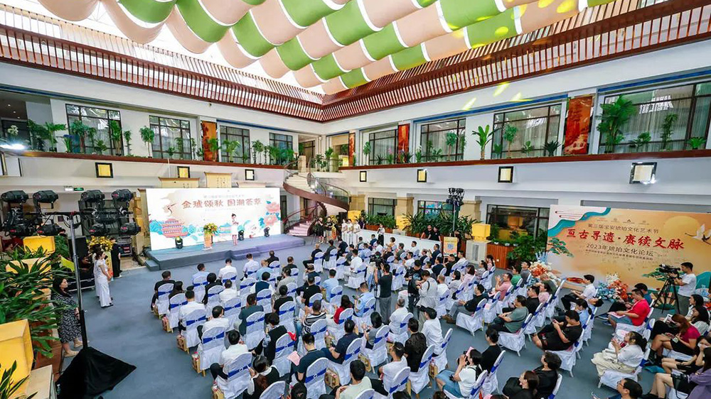 廣東：第三屆寶安琥珀文化藝術(shù)節(jié)開幕，加快琥珀行業(yè)的產(chǎn)業(yè)轉(zhuǎn)型和營銷升級！