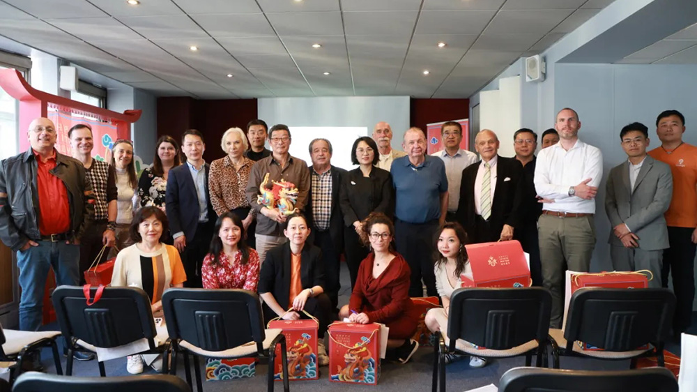 文旅：法國(guó)旅行商赴華考察踩線團(tuán)啟動(dòng)儀式在巴黎舉行，進(jìn)一步促進(jìn)中法雙向旅游交流合作！