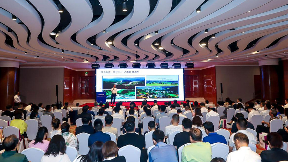 文旅：甘南藏族自治州招商引資暨文化旅游推介會(huì)在北京舉行，推動(dòng)甘南州社會(huì)經(jīng)濟(jì)高質(zhì)量發(fā)展！